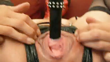 MILF rubia de enormes tetas cabalga la polla de su hijastro