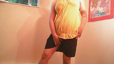 Puta adolescente sucia recibe un masaje erótico y más