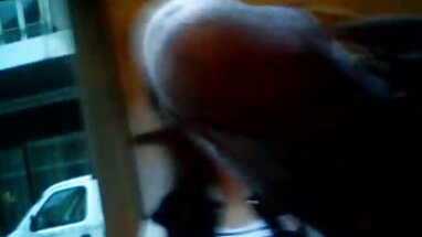 Una chica de cámara tetona fue pillada por su hermanastro