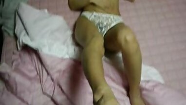 Adolescente guapa y caliente participa en un sexo POV caliente