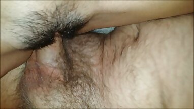 Vaquera monta una polla enorme para creampie en el sofá