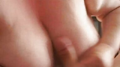 Grandes tetas y un gran culo recibe un polvo real