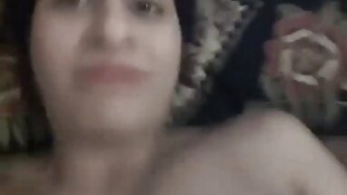 Verdadera adolescente de ébano participa en un ardiente sexo POV