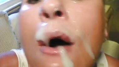 Joven se folla a una milf tetona después del entrenamiento