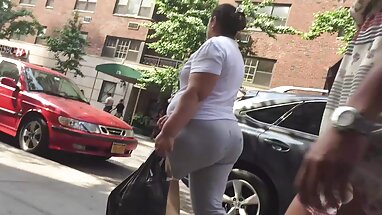 Almuerzo rapidito con una secretaria guarra
