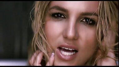 Chica rubia prístina tomando mucho semen después del sexo