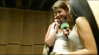 Belleza adolescente follando con su futura madrastra