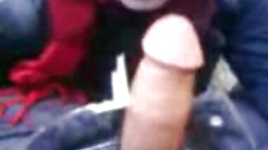 Rubia pálida gruesa está obsesionada con su polla rígida