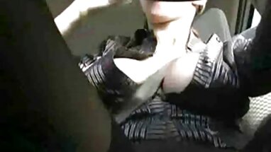 Juguete sexual y polla se combinan para ayudarla a correrse duro