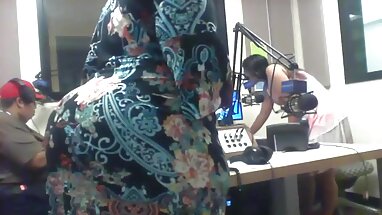 La primera follada con su preciosa hermanastra