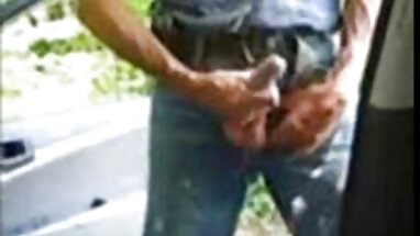 Catsuit ladrón follado por un tío cachondo con una polla dura