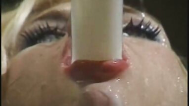 Tiempo a solas de calidad con la masturbación en la bañera
