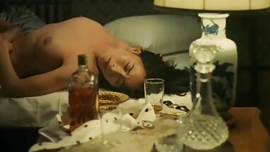Estrella porno insaciable se llena la boca de semen