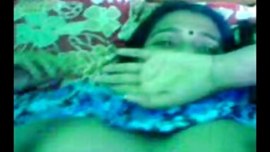 Belleza delgada follada por su novio calvo